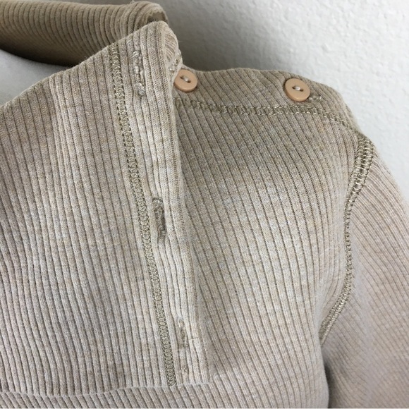 Ann Taylor LOFT Tan Turtleneck Shoulder Button Ribbed Knit Long Sleeve Top XL - Picture 4 of 11